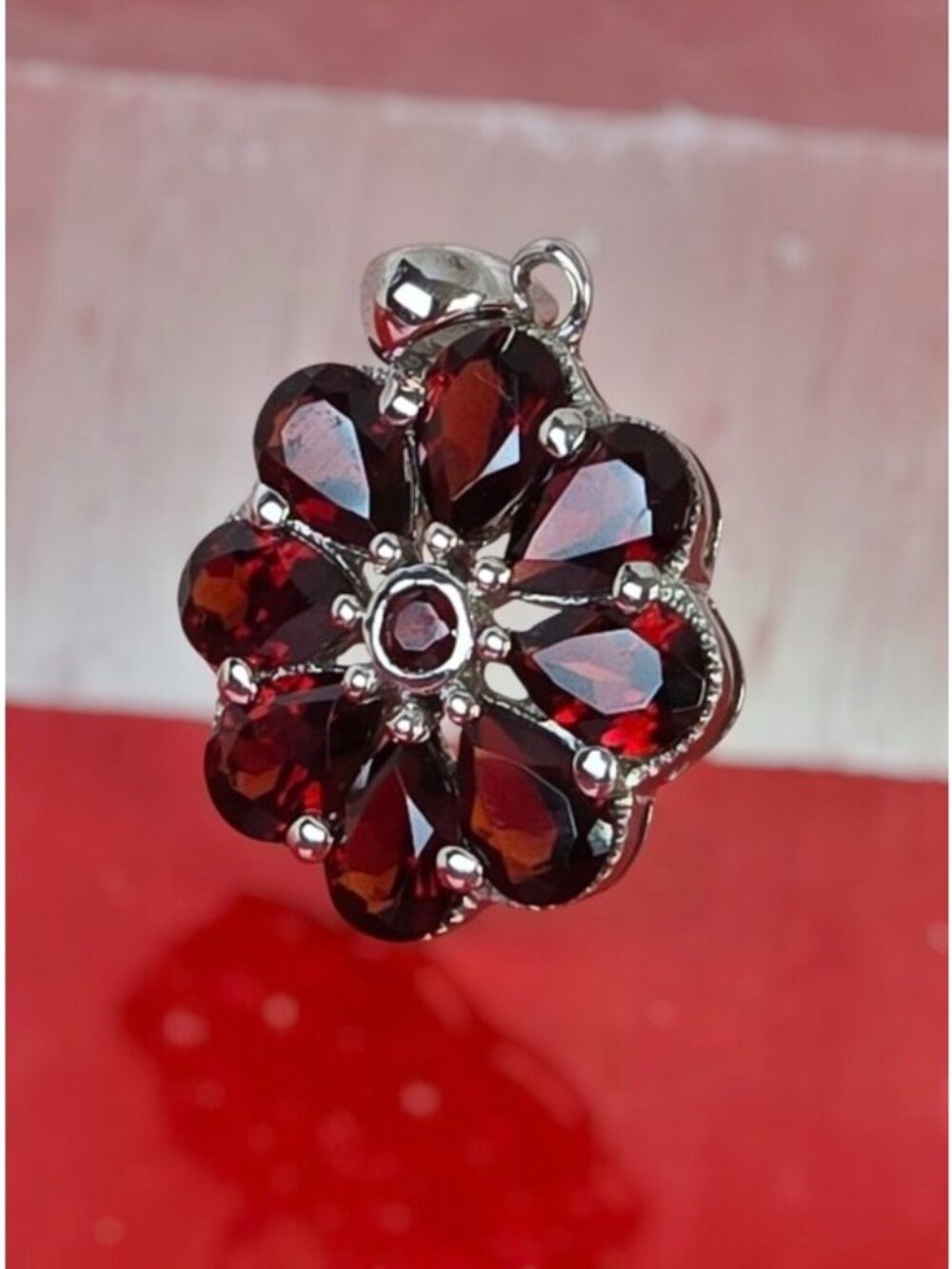 925  Sterling Silver Flower Pendant with Natural Garnet